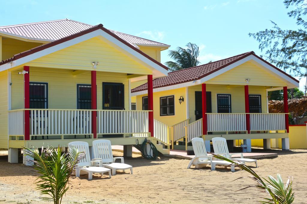 The White Horse Inn - Hopkins Village Beach Belize Ngoại thất bức ảnh