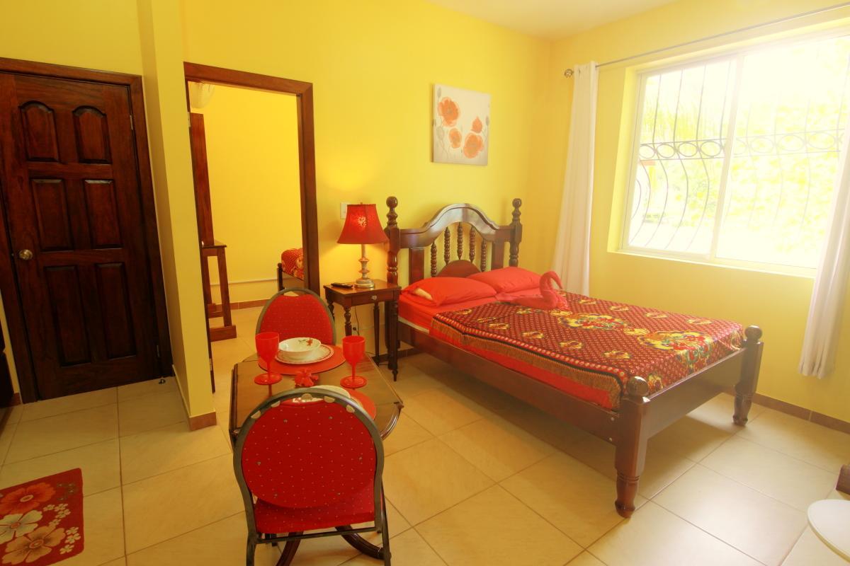 The White Horse Inn - Hopkins Village Beach Belize Ngoại thất bức ảnh