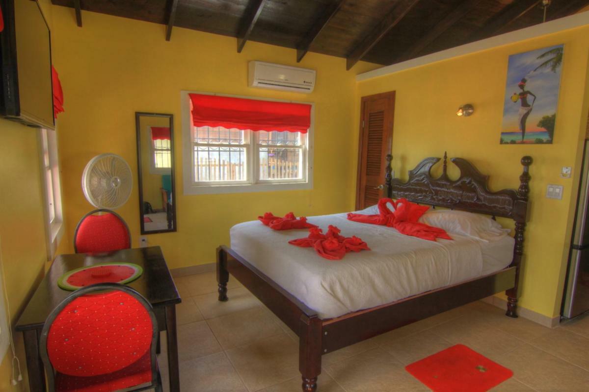 The White Horse Inn - Hopkins Village Beach Belize Ngoại thất bức ảnh