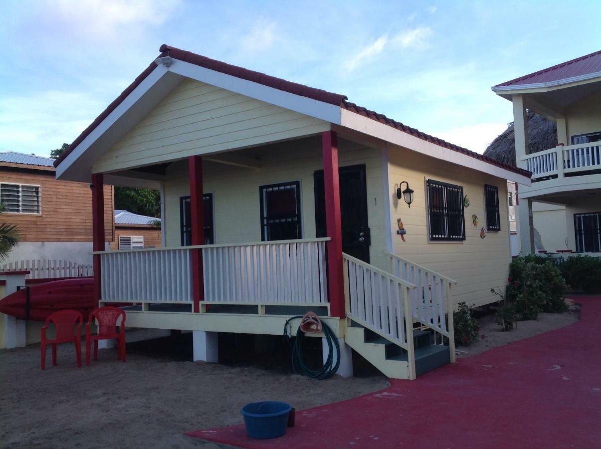 The White Horse Inn - Hopkins Village Beach Belize Ngoại thất bức ảnh