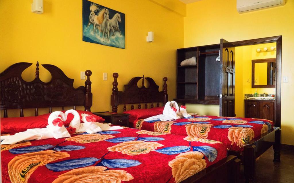 The White Horse Inn - Hopkins Village Beach Belize Ngoại thất bức ảnh