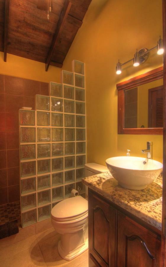 The White Horse Inn - Hopkins Village Beach Belize Ngoại thất bức ảnh